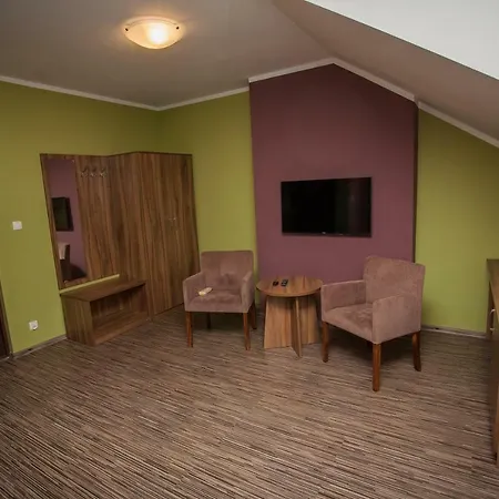 Quatro Osrodek Jezdziecki - Победзиска